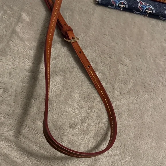 Dooney & Bourke Tennessee Titans Crossbody NWOT - Picture 3 of 7